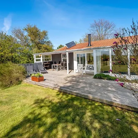 Сasa de vacaciones Niels - 1-3km From The Sea By Interhome